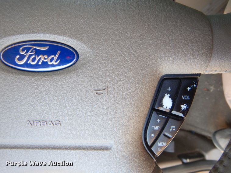 image for item EY9435 2005 Ford Explorer SUV