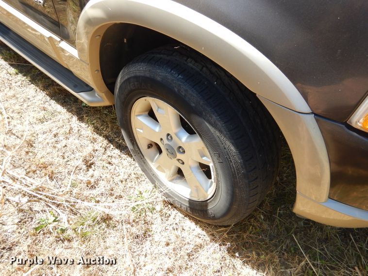 image for item EY9435 2005 Ford Explorer SUV