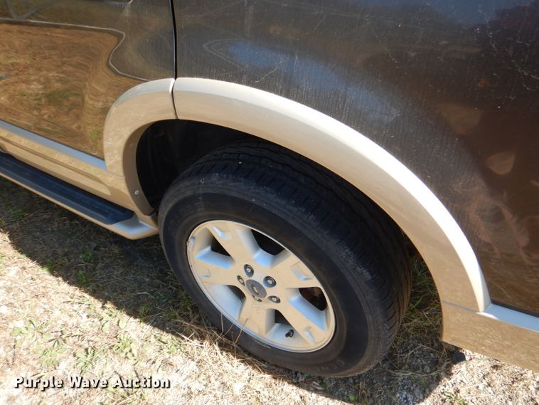 image for item EY9435 2005 Ford Explorer SUV