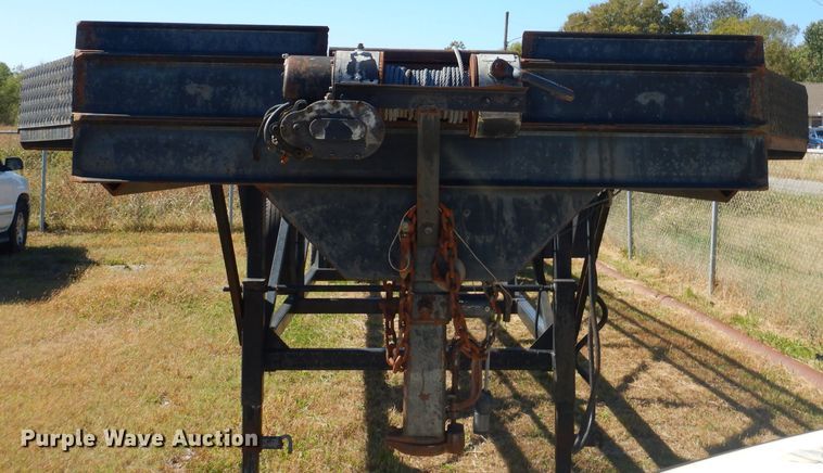 image for item EY9437 2004 Kaufman L10T equipment trailer