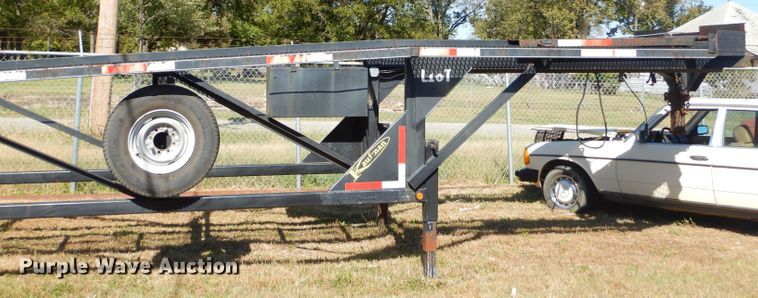 image for item EY9437 2004 Kaufman L10T equipment trailer
