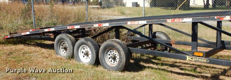 image for item EY9437 2004 Kaufman L10T equipment trailer
