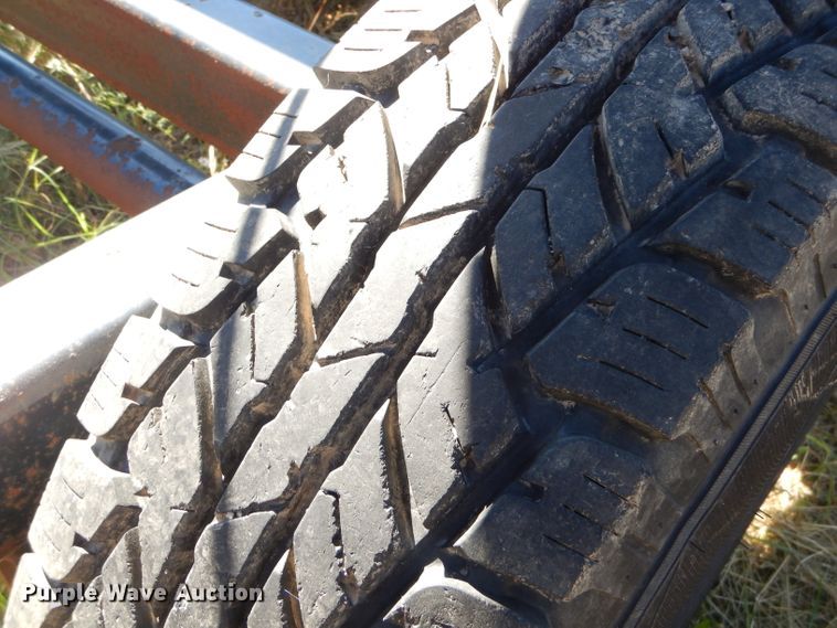 image for item EY9437 2004 Kaufman L10T equipment trailer