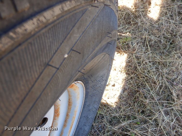 image for item EY9437 2004 Kaufman L10T equipment trailer