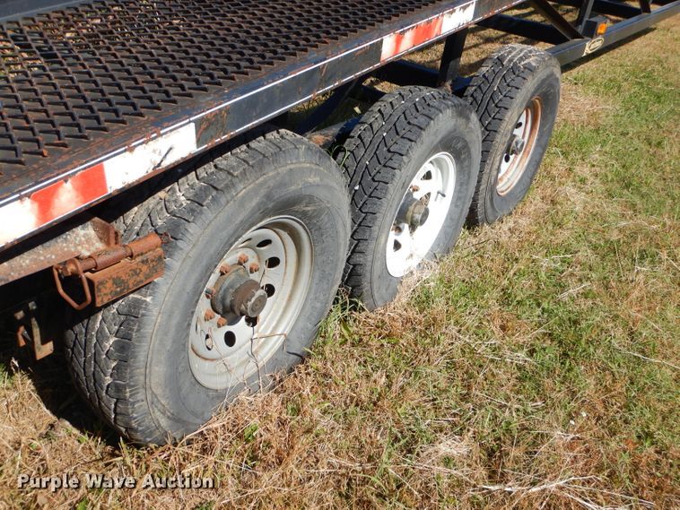 image for item EY9437 2004 Kaufman L10T equipment trailer