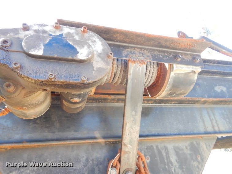 image for item EY9437 2004 Kaufman L10T equipment trailer