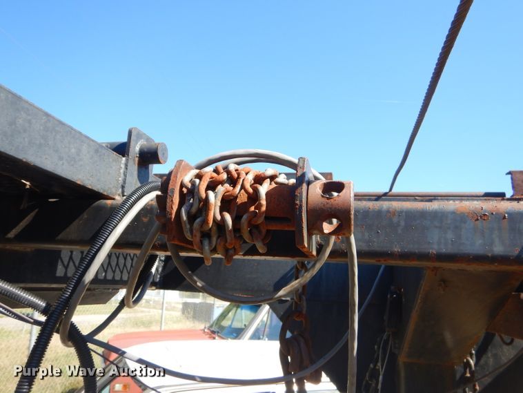 image for item EY9437 2004 Kaufman L10T equipment trailer