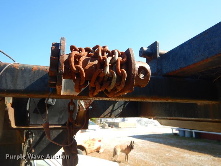 image for item EY9437 2004 Kaufman L10T equipment trailer