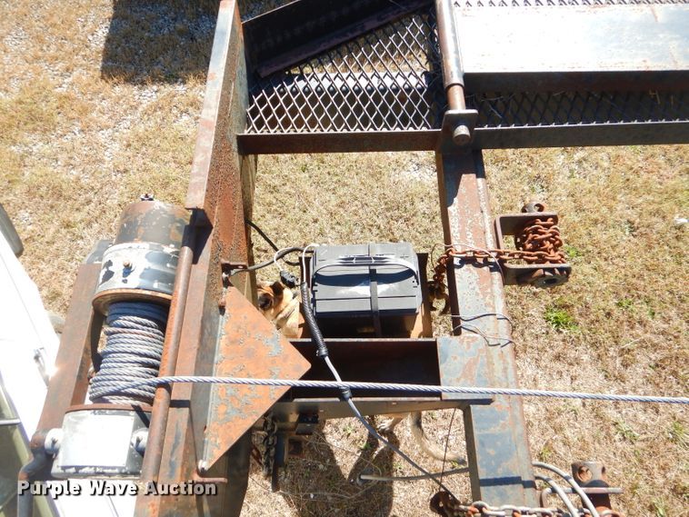 image for item EY9437 2004 Kaufman L10T equipment trailer