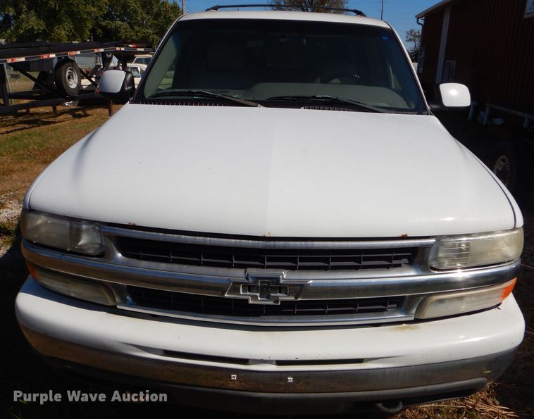 image for item EY9438 2001 Chevrolet Suburban 1500 SUV