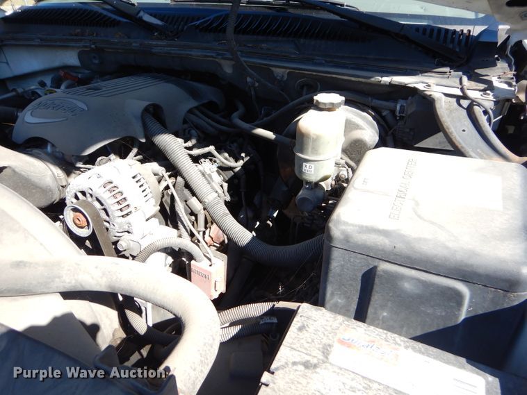 image for item EY9438 2001 Chevrolet Suburban 1500 SUV