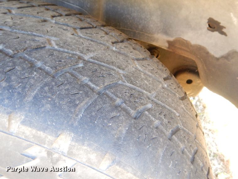 image for item EY9438 2001 Chevrolet Suburban 1500 SUV