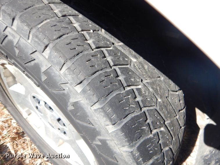 image for item EY9438 2001 Chevrolet Suburban 1500 SUV