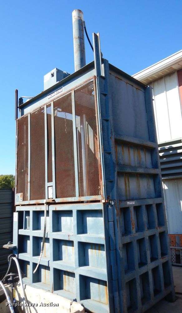 image for item EY9451 McClain Ez-Pack baler