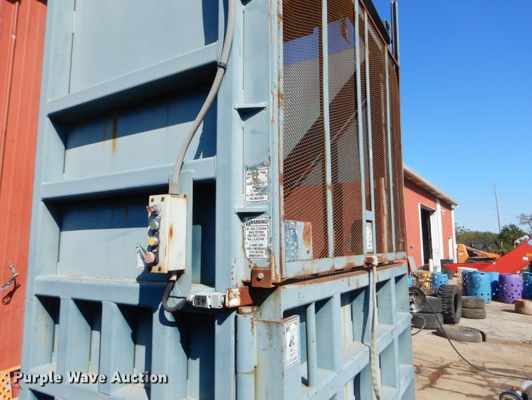 image for item EY9451 McClain Ez-Pack baler