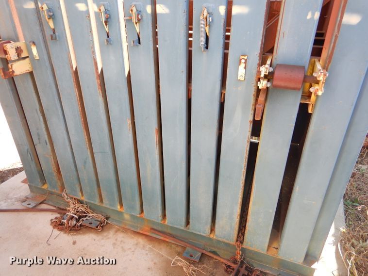 image for item EY9451 McClain Ez-Pack baler