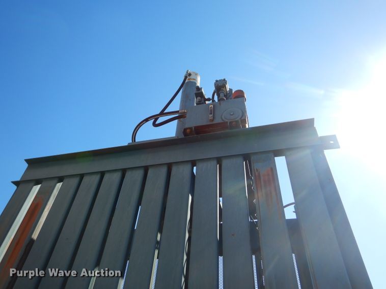 image for item EY9451 McClain Ez-Pack baler