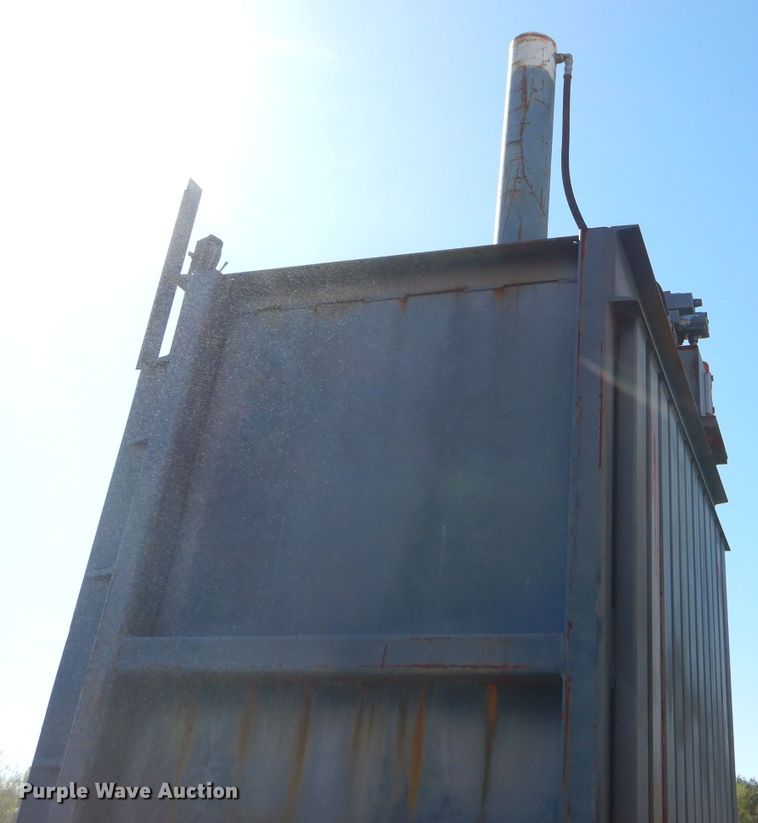 image for item EY9451 McClain Ez-Pack baler