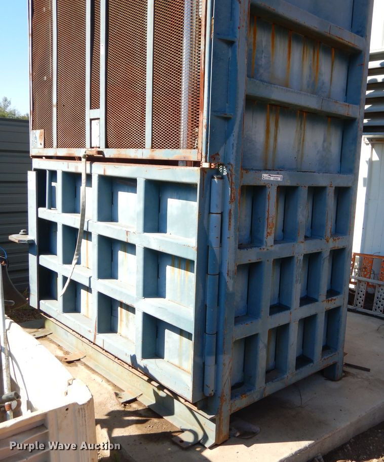 image for item EY9451 McClain Ez-Pack baler