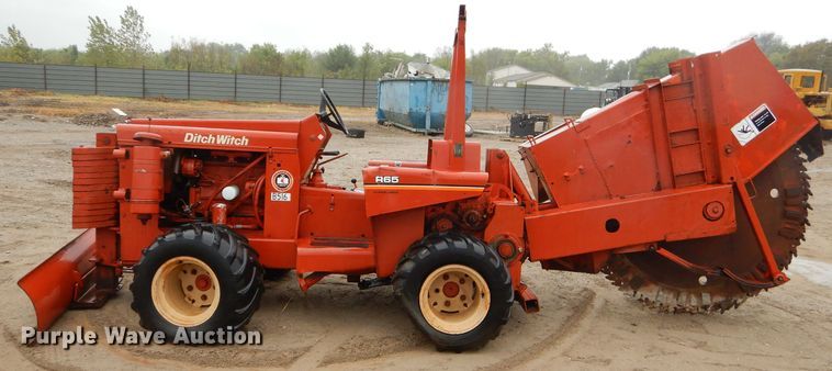 image for item EY9464 1978 Ditch Witch R65 rock saw