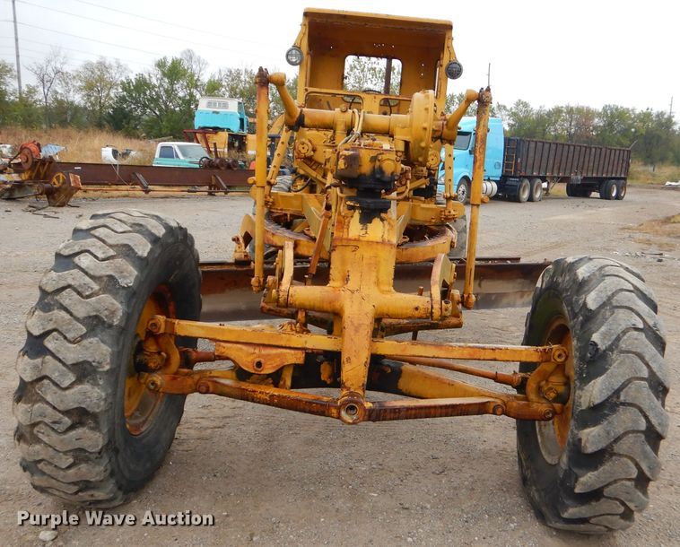 image for item EY9465 Caterpillar 8 rigid frame motor grader