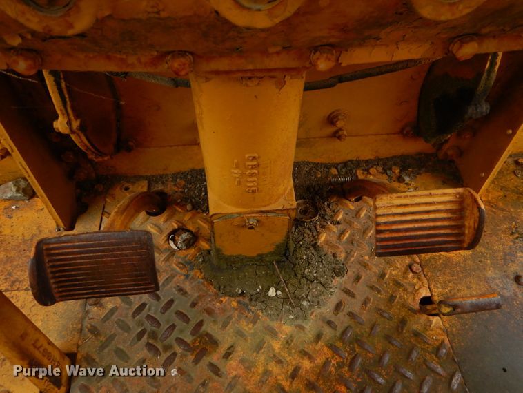 image for item EY9465 Caterpillar 8 rigid frame motor grader