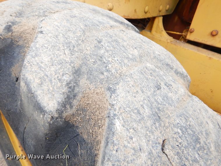 image for item EY9465 Caterpillar 8 rigid frame motor grader