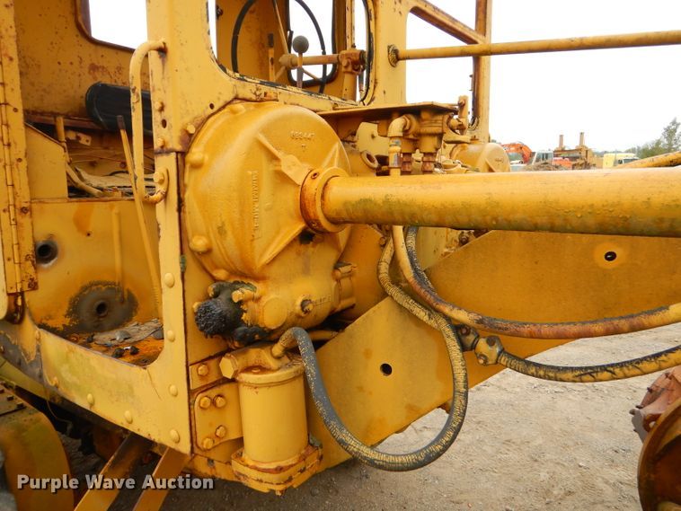 image for item EY9465 Caterpillar 8 rigid frame motor grader