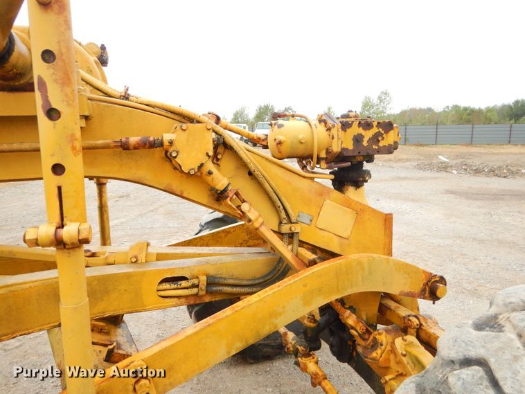 image for item EY9465 Caterpillar 8 rigid frame motor grader
