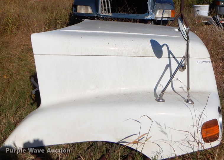 image for item EY9472 Freightliner hood