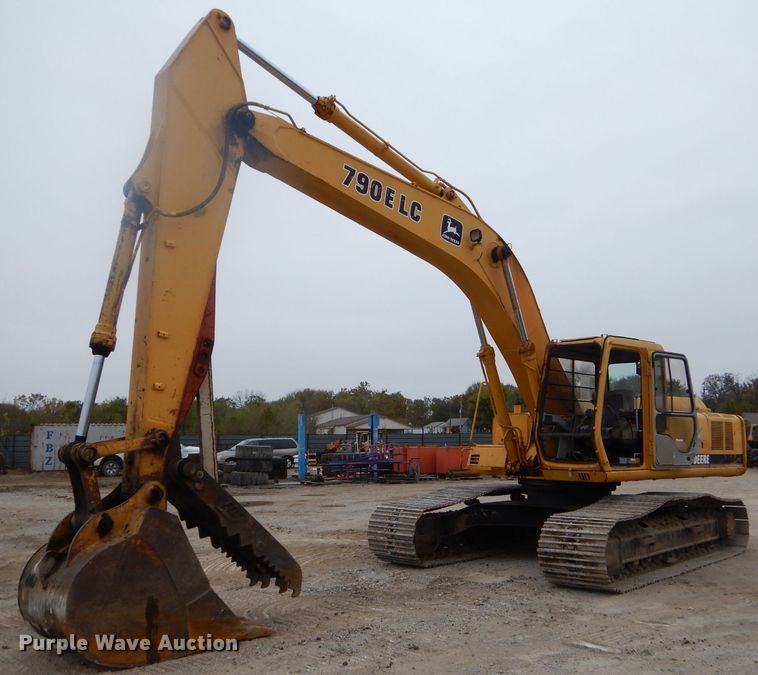 image for item EY9474 1997 John Deere 790E LC excavator