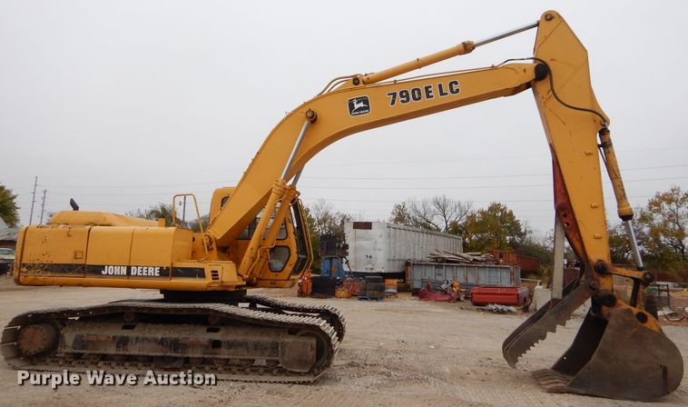 image for item EY9474 1997 John Deere 790E LC excavator