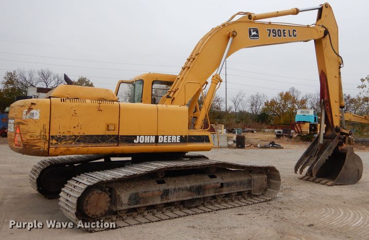 image for item EY9474 1997 John Deere 790E LC excavator