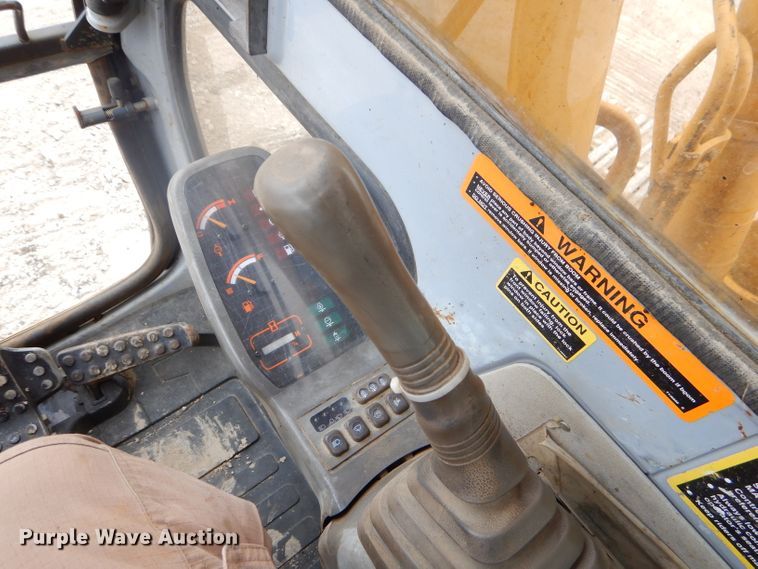 image for item EY9474 1997 John Deere 790E LC excavator