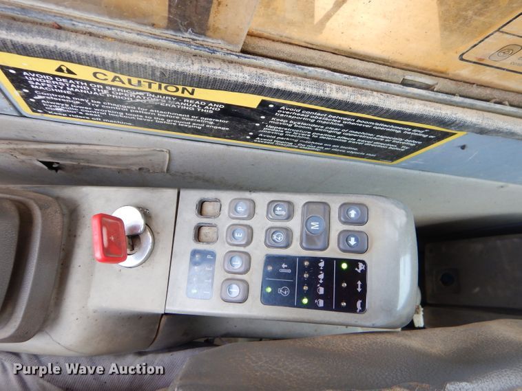 image for item EY9474 1997 John Deere 790E LC excavator