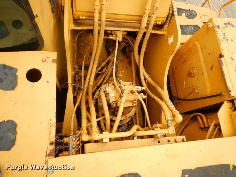 image for item EY9474 1997 John Deere 790E LC excavator