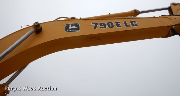 image for item EY9474 1997 John Deere 790E LC excavator