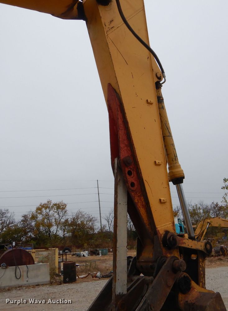 image for item EY9474 1997 John Deere 790E LC excavator