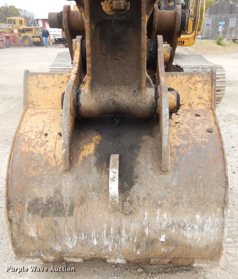 image for item EY9474 1997 John Deere 790E LC excavator