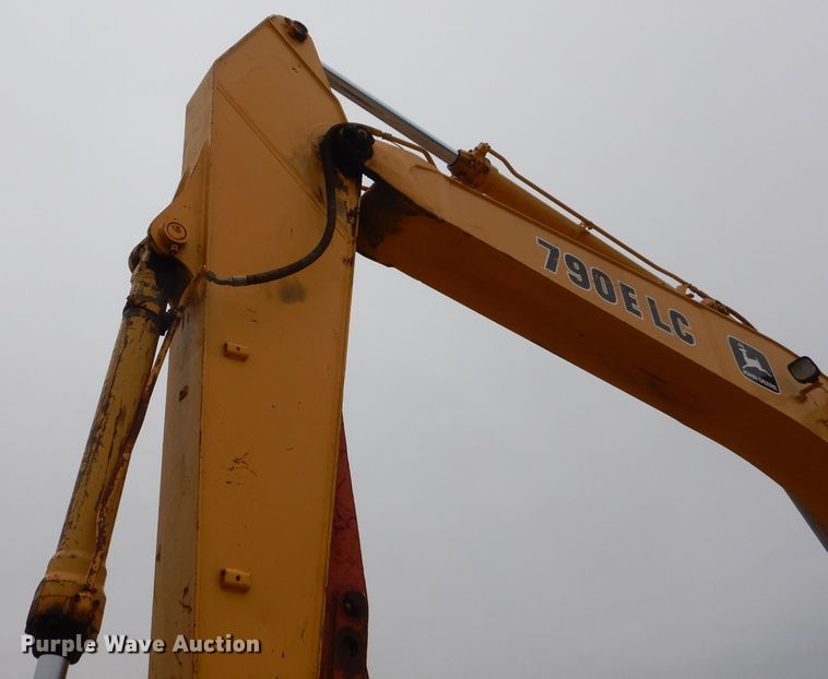 image for item EY9474 1997 John Deere 790E LC excavator