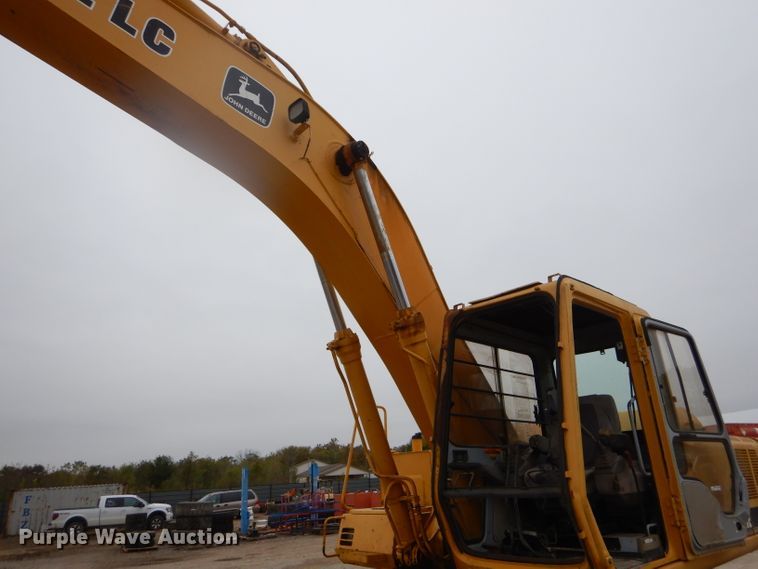 image for item EY9474 1997 John Deere 790E LC excavator