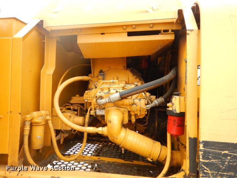 image for item EY9474 1997 John Deere 790E LC excavator