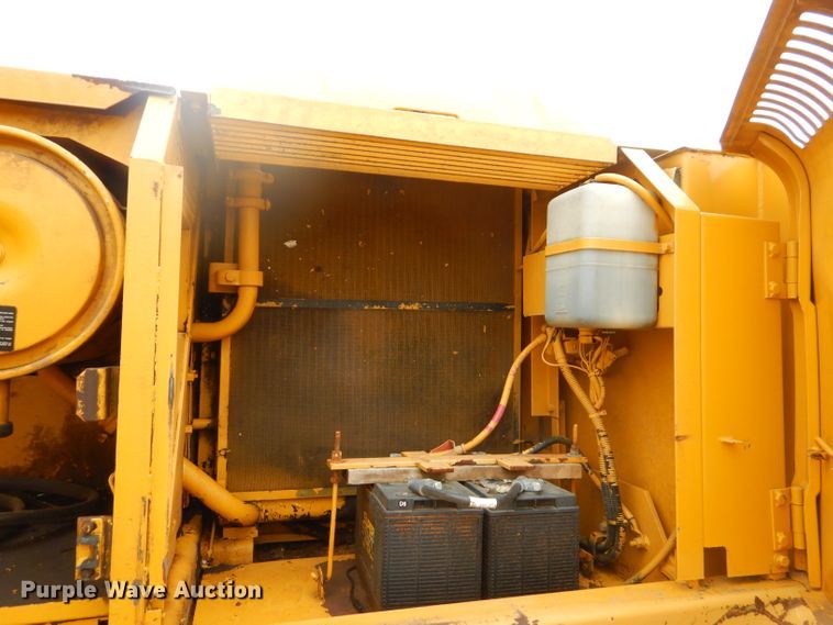 image for item EY9474 1997 John Deere 790E LC excavator