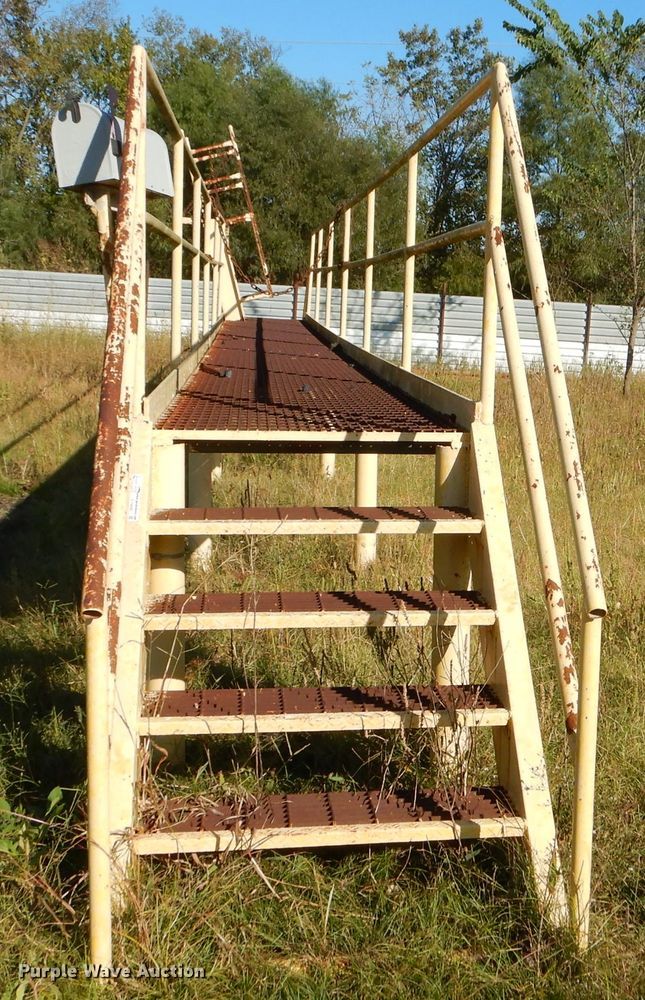 image for item EY9480 Catwalk