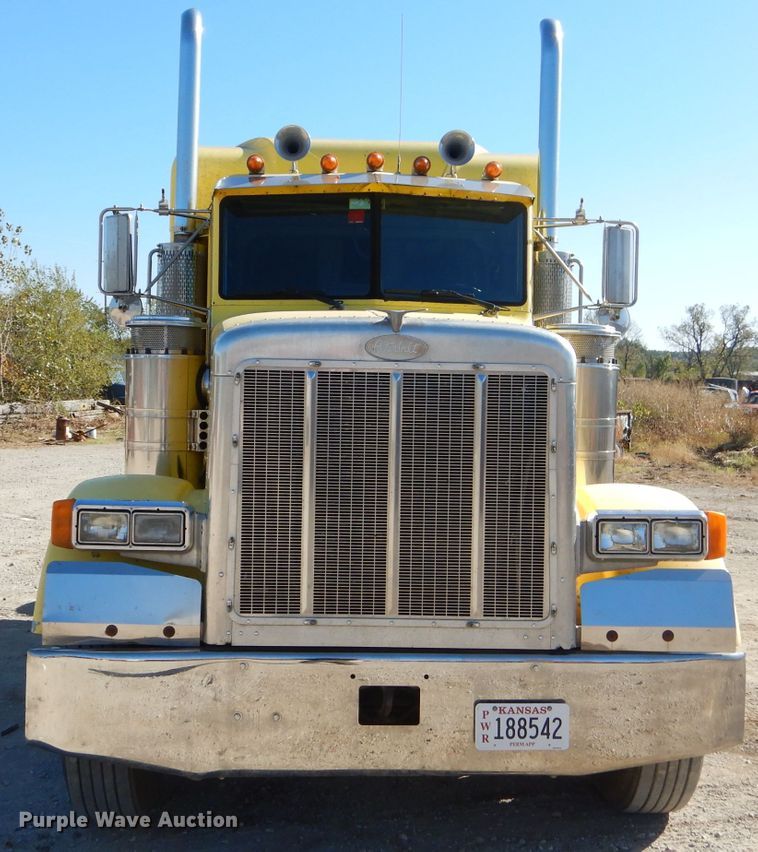image for item EY9489 1994 Peterbilt 378 semi truck