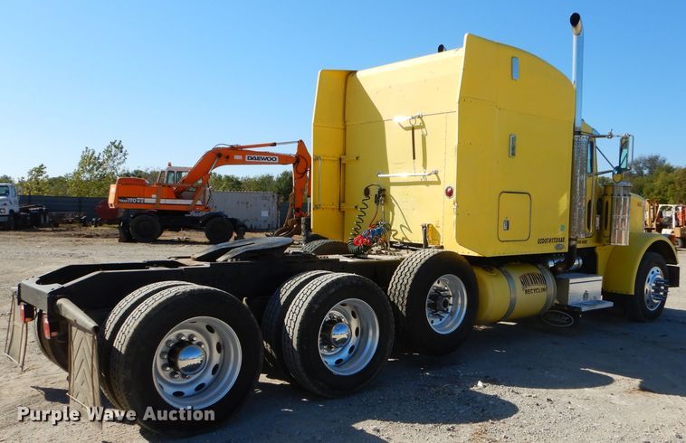 image for item EY9489 1994 Peterbilt 378 semi truck