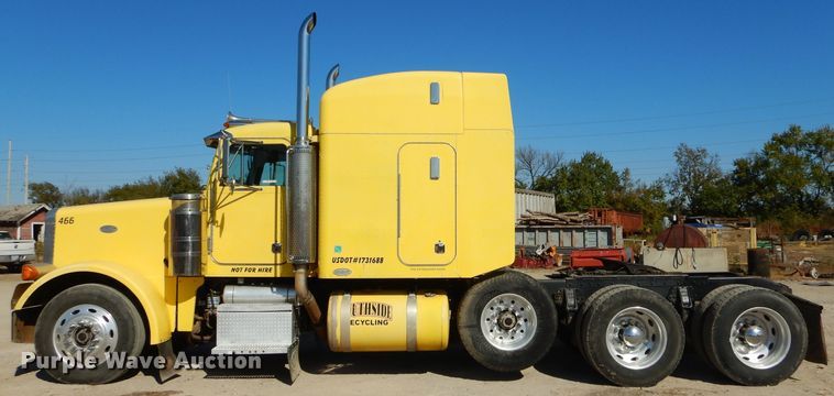 image for item EY9489 1994 Peterbilt 378 semi truck