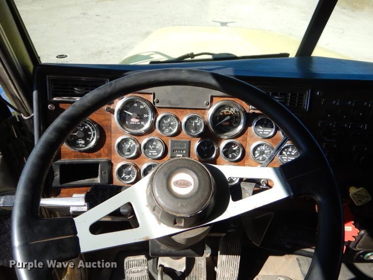 image for item EY9489 1994 Peterbilt 378 semi truck
