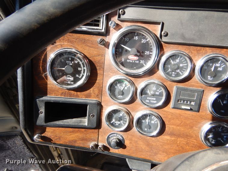 image for item EY9489 1994 Peterbilt 378 semi truck