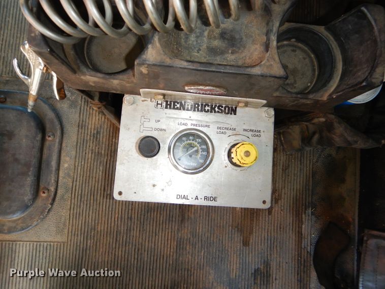 image for item EY9489 1994 Peterbilt 378 semi truck